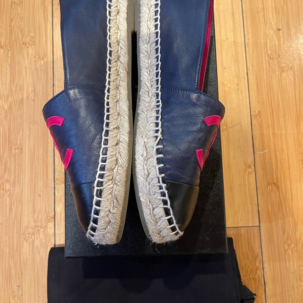 100% Authentic Chanel Women's size 38 / 8 Navy Espadrilles- with Box - Picture 4 of 7